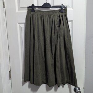 Green Skirt With Pockets